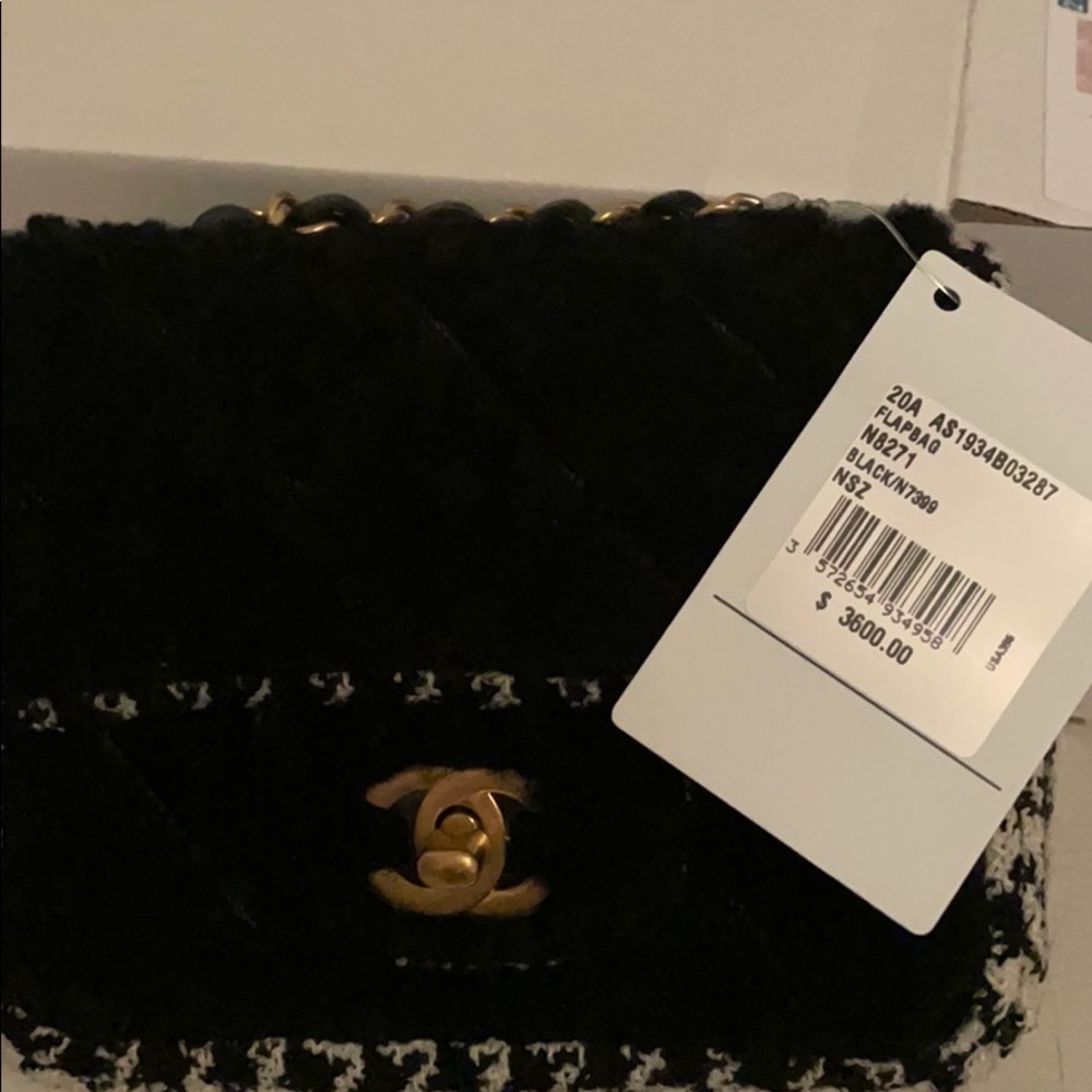 ‼️SOLD‼️Chanel River Tweed Crossbody Houndstooth - Picture 15 of 15